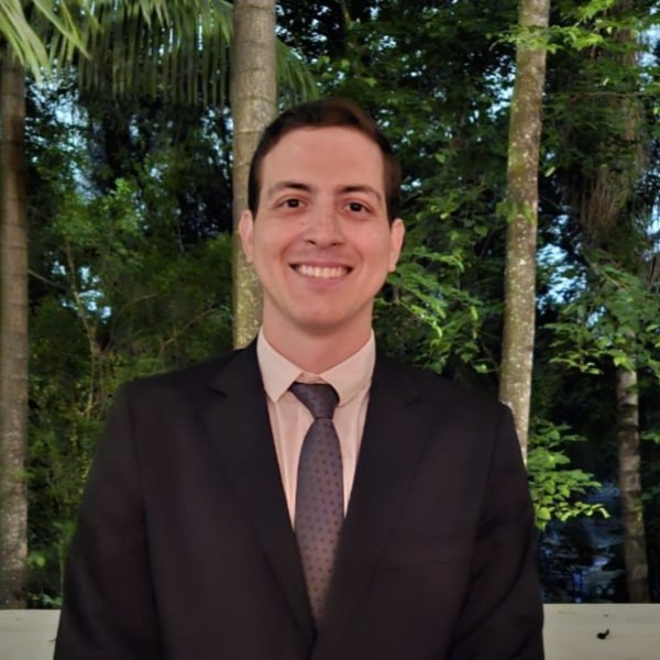 Victor Castro, Desenvolvedor de Sistemas